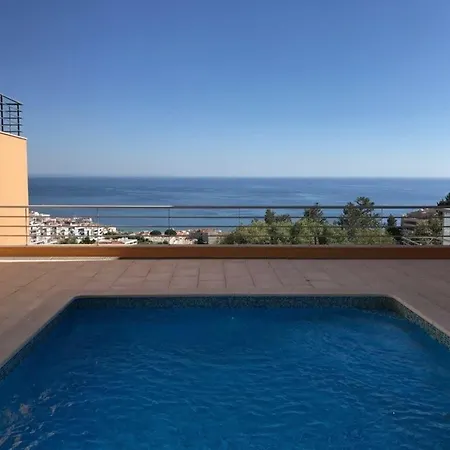 In Mit Grill, Terrasse Und Garten * Sesimbra