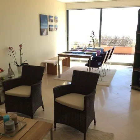 Dom wakacyjny In Mit Grill, Terrasse Und Garten Sesimbra